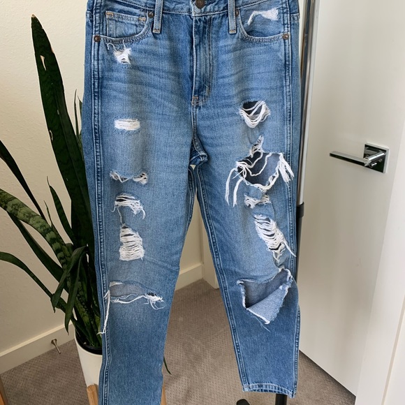 Abercrombie & Fitch Denim - Abercrombie & Fitch High Rise BoyFriend Jeans